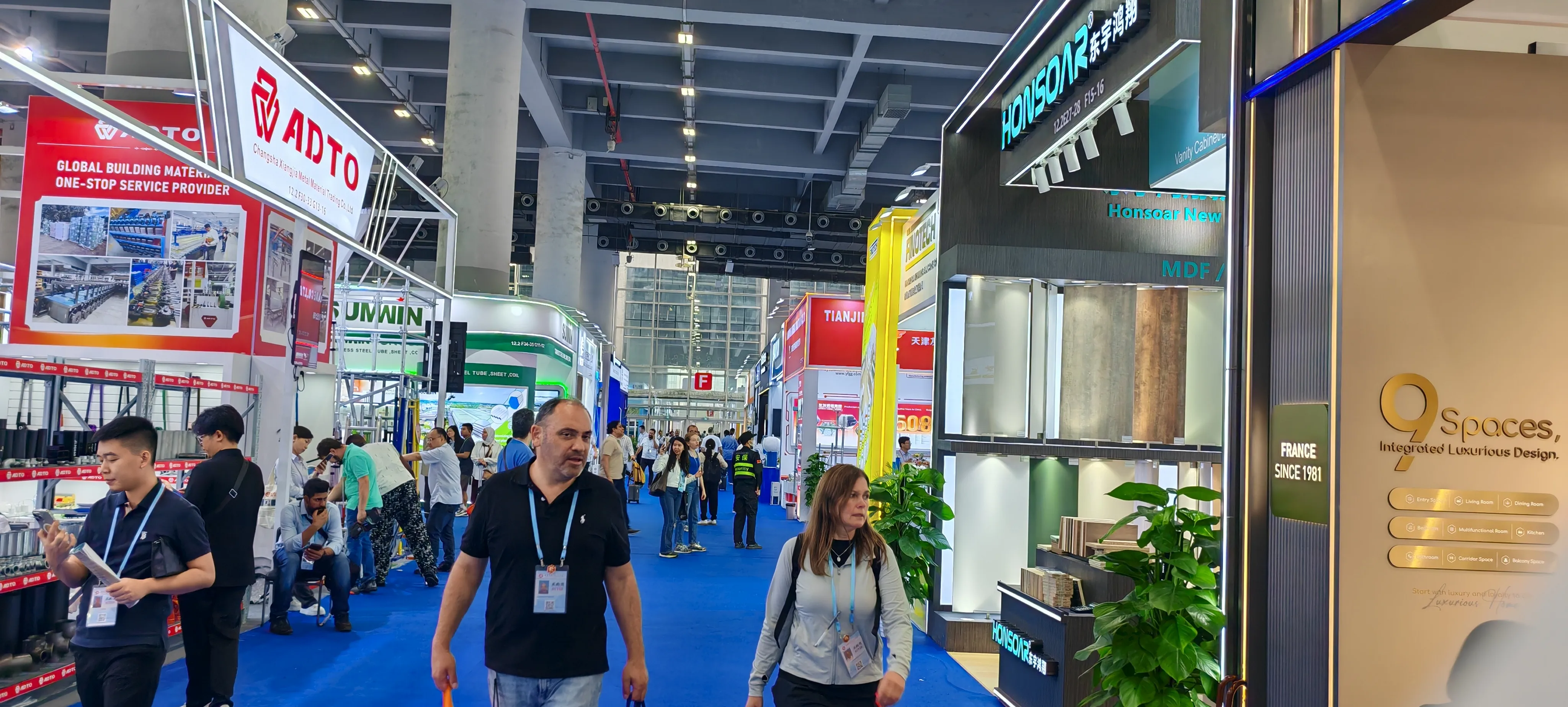 Cyjy блести на панаира в Кантон
